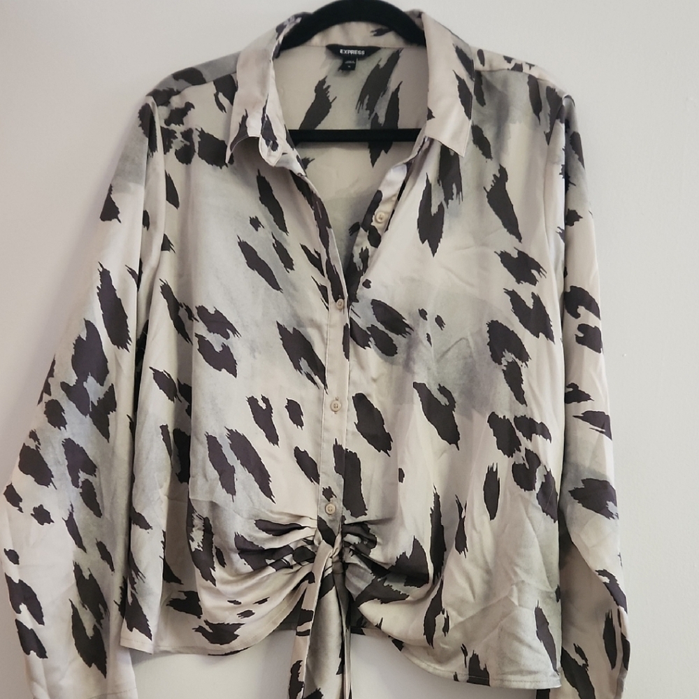 Express XL Monochrome Abstract Button Down Shirt
